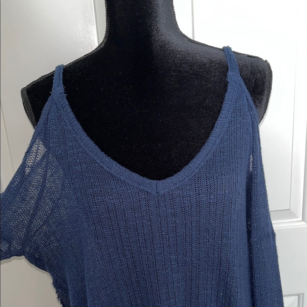 Cold shoulder tunic sweater